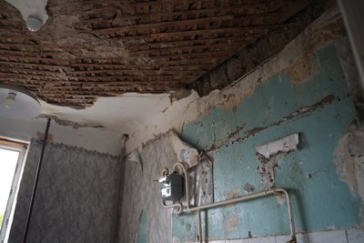 "Все воно валиться": скільки триватиме ремонт пошкоджених будинків на Металургів у Сумах "Все воно валиться": скільки триватиме ремонт пошкоджених будинків на Металургів у Сумах