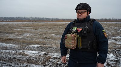 розмінування ДСНС поля сільгосппідприємства піротехніки водій-сапер Олександр Литвинов Долина Билбасівка Донецька область грудень 2024 рік розмінування ДСНС поля сільгосппідприємства піротехніки водій-сапер Олександр Литвинов Долина Билбасівка Донецька область грудень 2024 рік