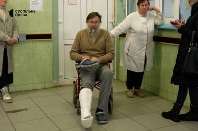 "Одна нога вперед, інша назад": через ожеледицю жителі Одеси потрапляють у травмпункти "Одна нога вперед, інша назад": через ожеледицю жителі Одеси потрапляють у травмпункти