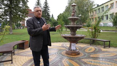 Микола Олексин, Городенківський ліцей імені Антона Крушельницького, фонтан, школа Микола Олексин, Городенківський ліцей імені Антона Крушельницького, фонтан, школа