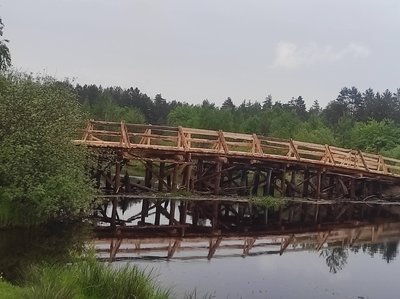 У селі на Житомирщині жителі власноруч відбудували 37-метровий міст через Уборть У селі на Житомирщині жителі власноруч відбудували 37-метровий міст через Уборть