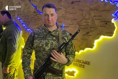 "Тепер моя сцена — кордон": як артист Віталій Баркар з Одещини став прикордонником