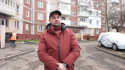 Замінюють вікна, вибиті під час влучання шахеда, Тернопіль, грудень 2024 Замінюють вікна, вибиті під час влучання шахеда, Тернопіль, грудень 2024