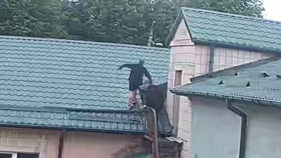 Невідомі проникли до будинку культури та викрали комунальне майно на Рівненщині Невідомі проникли до будинку культури та викрали комунальне майно на Рівненщині