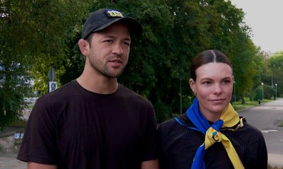 У Тернополі зустріли подружжя американців, які біжать марафон, щоб привернути увагу до України У Тернополі зустріли подружжя американців, які біжать марафон, щоб привернути увагу до України
