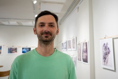 “Заглиблюєшся в мистецтво, п’ючи каву”. У Сумській арткав'ярні відкрилася нова виставка “Заглиблюєшся в мистецтво, п’ючи каву”. У Сумській арткав'ярні відкрилася нова виставка