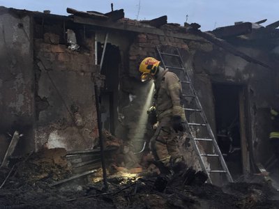 РФ атакувала Дніпро: з-під завалів дістали тіло загиблої людини
