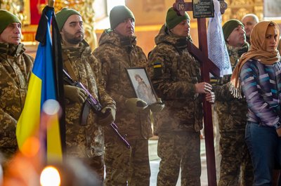 Захищали Україну: в Черкасах попрощалися із двома тероборонівцями Захищали Україну: в Черкасах попрощалися із двома тероборонівцями