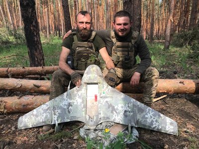 "О, братан, ти будеш мій!". Розповідь бійця з Дніпра, який затрофеїв рідкісний безпілотник РФ на Луганщині "О, братан, ти будеш мій!". Розповідь бійця з Дніпра, який затрофеїв рідкісний безпілотник РФ на Луганщині