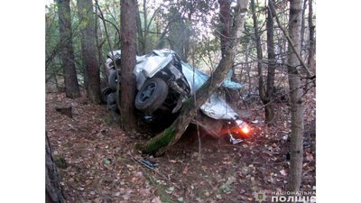 Смертельна ДТП біля Ніжина: водій загинув на місці, пасажирка — у лікарні Смертельна ДТП біля Ніжина: водій загинув на місці, пасажирка — у лікарні