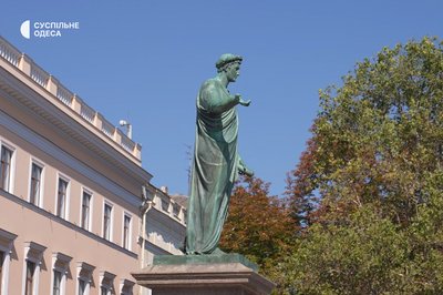 Дюк знову відкритий: в Одесі з пам’ятника повністю зняли мішки з піском Дюк знову відкритий: в Одесі з пам’ятника повністю зняли мішки з піском