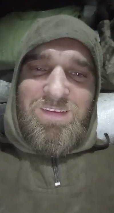 Військовий з Буковини Василь Микитюк записував відео для рідних з позицій Військовий з Буковини Василь Микитюк записував відео для рідних з позицій
