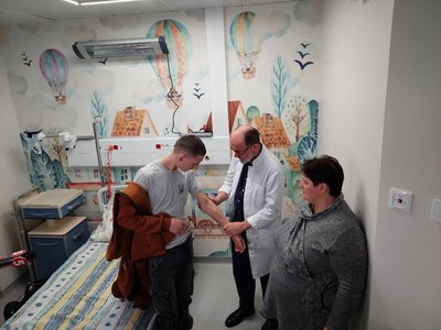 До Львова вперше приїхав швейцарський пластичний хірург, аби відвідати своїх пацієнтів До Львова вперше приїхав швейцарський пластичний хірург, аби відвідати своїх пацієнтів