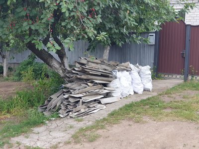 Жителі Світловодської громади на Кіровоградщині лагодять будинки, пошкоджені ракетним обстрілом