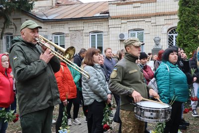 Охтирчани провели в останню путь військовослужбовця Богдана Канівця Охтирчани провели в останню путь військовослужбовця Богдана Канівця