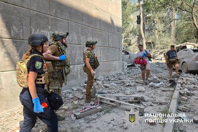 Російські війська влучили у багатоповерхівку у центрі Краматорська, є загиблий та поранені Російські війська влучили у багатоповерхівку у центрі Краматорська, є загиблий та поранені