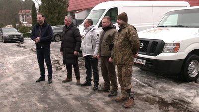 Перший маловантажний автомобіль для розвитку бізнесу передали ветерану Ігорю Рику на Рівненщині Перший маловантажний автомобіль для розвитку бізнесу передали ветерану Ігорю Рику на Рівненщині