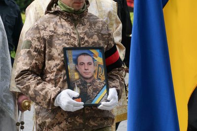 В Ужгороді попрощалися з полеглим на війні Василем Чурговичем