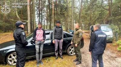 Екстрадували з Польщі: на Рівненщині судитимуть підозрюваного в організації незаконного перетину кордону Екстрадували з Польщі: на Рівненщині судитимуть підозрюваного в організації незаконного перетину кордону