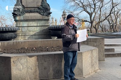 "Символ совісті": в Одесі вимагали повернути пам'ятник Висоцькому "Символ совісті": в Одесі вимагали повернути пам'ятник Висоцькому
