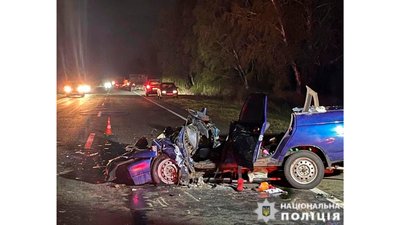 Водій легковика їхав позаду вантажівки: що відомо про загибель сім'ї з двома дітьми в ДТП на Чернігівщині Водій легковика їхав позаду вантажівки: що відомо про загибель сім'ї з двома дітьми в ДТП на Чернігівщині