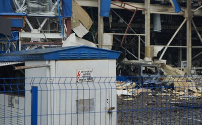 Зруйноване підприємство "Flex" після двох ракетних ударів РФ Зруйноване підприємство "Flex" після двох ракетних ударів РФ