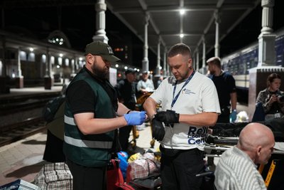 Дмитро Щербина під час евакуаційних заходів Дмитро Щербина під час евакуаційних заходів