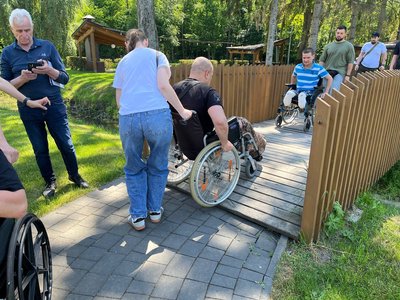 На Волині ветерани інспектували перший безбар'єрний простір для відпочинку та реабілітації На Волині ветерани інспектували перший безбар'єрний простір для відпочинку та реабілітації