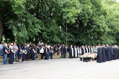 В Ужгороді попрощалися із захисником, лікарем-хірургом Олегом Наконечним В Ужгороді попрощалися із захисником, лікарем-хірургом Олегом Наконечним