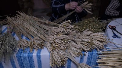 Село дідухів. На Вінниччині громада понад 30 років береже традицію різдвяних оберегів