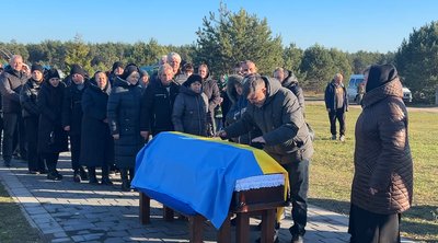 "Обігнав повістку": у Сарнах попрощались із добровольцем Вадимом Шкредом, якого понад два роки вважали зниклим безвісти