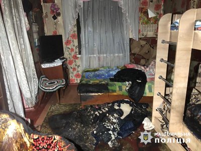 Облив легкозаймистою рідиною і підпалив: на Одещині чоловіка підозрюють у замаху на вбивство дружини Облив легкозаймистою рідиною і підпалив: на Одещині чоловіка підозрюють у замаху на вбивство дружини