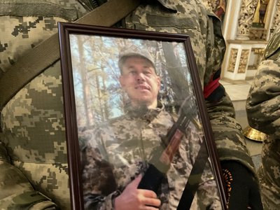 У Полтаві прощаються із військовим Андрієм Філіним У Полтаві прощаються із військовим Андрієм Філіним