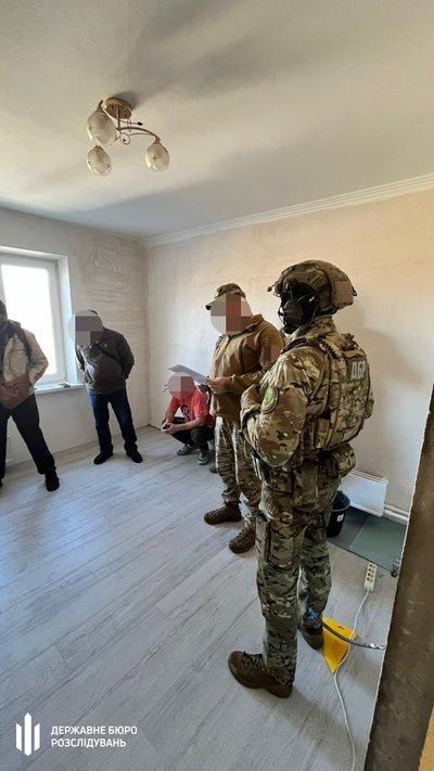 Командир військової частини на Черкащині залучав підлеглих для ремонту житла родичів — ДБР Командир військової частини на Черкащині залучав підлеглих для ремонту житла родичів — ДБР