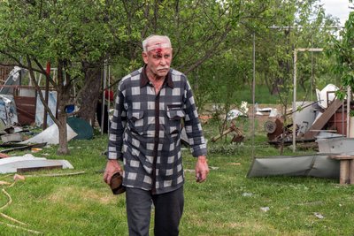 поранений, обстріл, наслідки обстрілу, КАБ, авіабомба, Дергачі, Харківська область, Харківщина, 2 травня 2024 року поранений, обстріл, наслідки обстрілу, КАБ, авіабомба, Дергачі, Харківська область, Харківщина, 2 травня 2024 року