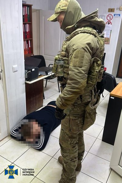 Вимагали гроші з зернотрейдерів: СБУ затримала працівників Держпродспоживслужби в Одеській області Вимагали гроші з зернотрейдерів: СБУ затримала працівників Держпродспоживслужби в Одеській області