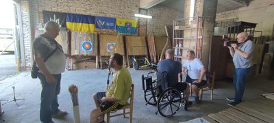 "Спорт після бою": як військові та ветерани проходять реабілітацію стрільбою з лука в Луцьку "Спорт після бою": як військові та ветерани проходять реабілітацію стрільбою з лука в Луцьку