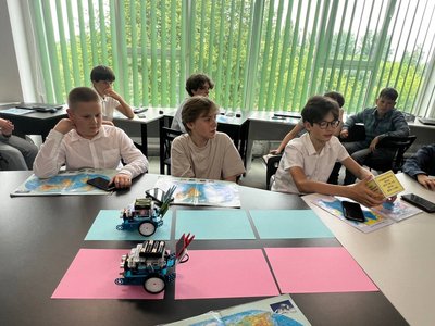 У формі гри, із застосуванням 3-D окулярів: історія вчителя географії з Вінниччини У формі гри, із застосуванням 3-D окулярів: історія вчителя географії з Вінниччини