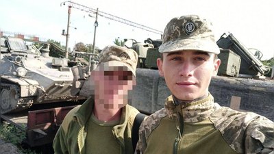 Після трьох років у полоні військовий з Вінниччини вперше обійняв сина Після трьох років у полоні військовий з Вінниччини вперше обійняв сина