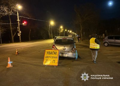 У Хаджибейському районі Одеси зіткнулися легковики: травмувалися люди У Хаджибейському районі Одеси зіткнулися легковики: травмувалися люди
