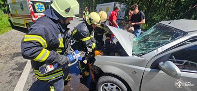 ДТП у Луцькому районі: 5 людей госпіталізували до лікарні ДТП у Луцькому районі: 5 людей госпіталізували до лікарні