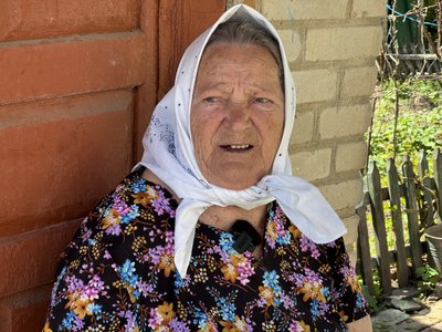 “Їдеш — і в небо тільки голова”. Як соцпрацівниця під російськими дронами доглядає самотніх літніх людей на Донеччині “Їдеш — і в небо тільки голова”. Як соцпрацівниця під російськими дронами доглядає самотніх літніх людей на Донеччині