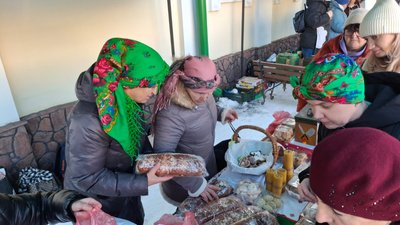 На Тернопільщині колядували, щоб зібрати гроші для ЗСУ, благодійність, 5 грудня 2025 року На Тернопільщині колядували, щоб зібрати гроші для ЗСУ, благодійність, 5 грудня 2025 року