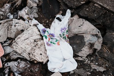 "Валя викинула у вікно спочатку онучку": як живуть під обстрілами у селі Князівка на Сумщині за 20 км від Росії "Валя викинула у вікно спочатку онучку": як живуть під обстрілами у селі Князівка на Сумщині за 20 км від Росії
