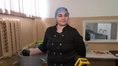 Спалах кишкової інфекції: з підприємцем, який годував дітей в Рівненському ліцеї № 8, розірвуть договір Спалах кишкової інфекції: з підприємцем, який годував дітей в Рівненському ліцеї № 8, розірвуть договір