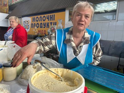 У Житомирі знизився попит на молочні продукти на Житньому ринку: що з цінами У Житомирі знизився попит на молочні продукти на Житньому ринку: що з цінами