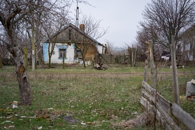 "Старе дерево не пересаджують". Історія Марії Луценко з Дніпропетровщини, яка живе у майже спорожнілому селі "Старе дерево не пересаджують". Історія Марії Луценко з Дніпропетровщини, яка живе у майже спорожнілому селі