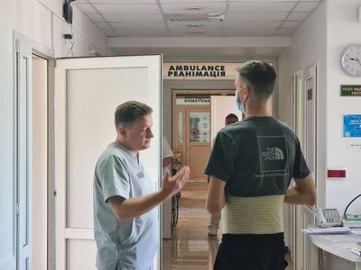 У Житомирі мама віддала нирку 27-річному сину-військовому: Михайла вже виписали після трансплантації У Житомирі мама віддала нирку 27-річному сину-військовому: Михайла вже виписали після трансплантації
