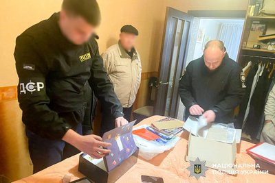 Через незаконне переправлення 13 чоловіків за кордон судитимуть чотирьох людей на Рівненщині Через незаконне переправлення 13 чоловіків за кордон судитимуть чотирьох людей на Рівненщині