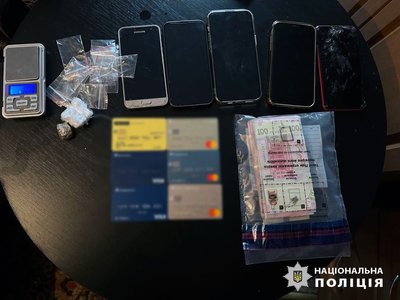 Організували наркобізнес на території області. У Херсоні затримали шістьох людей Організували наркобізнес на території області. У Херсоні затримали шістьох людей